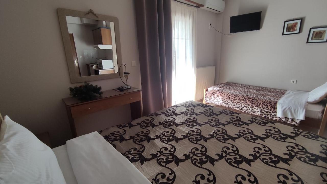 Zisis Garden Studios Янина Екстериор снимка
